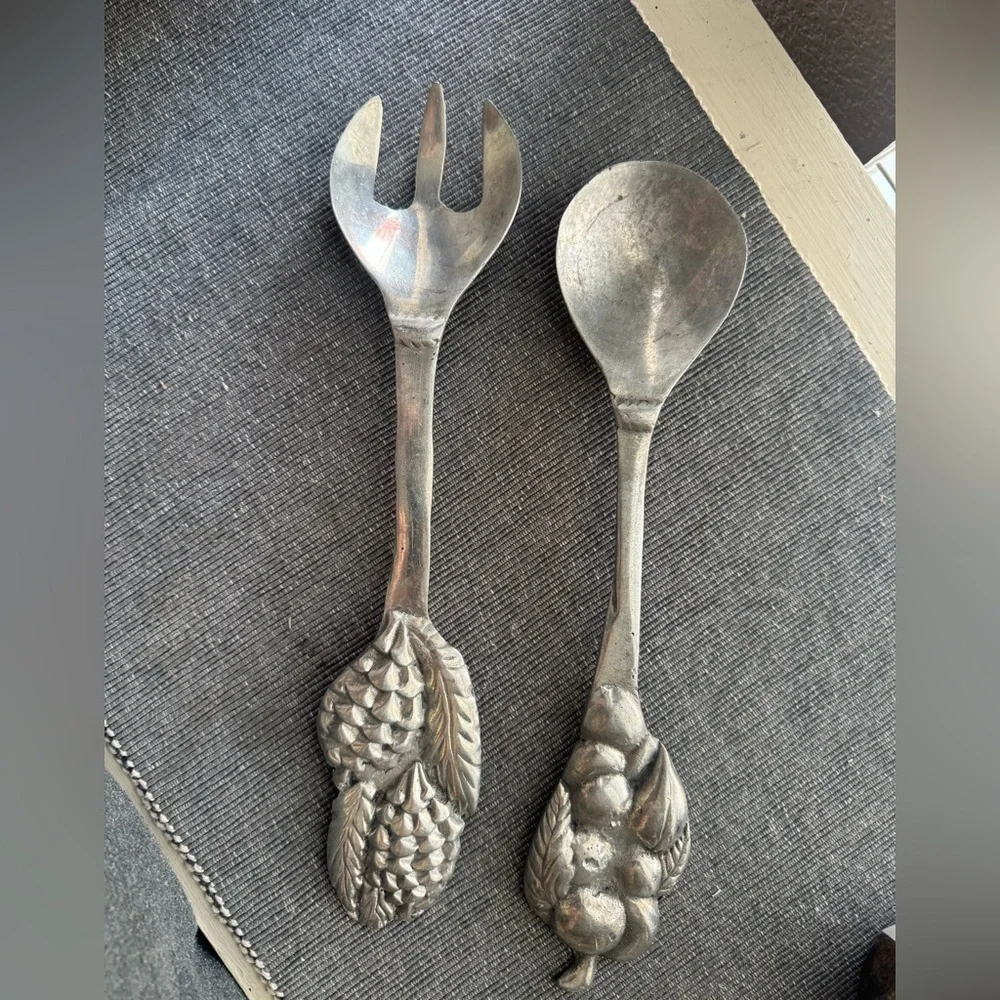 Metal Salad Servers, Fruit Design, Salad Serving Set with Large Spoon and Fork